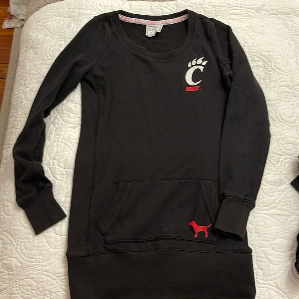Victoria’s Secret PINK black Cincinnati long sweater. Size XS